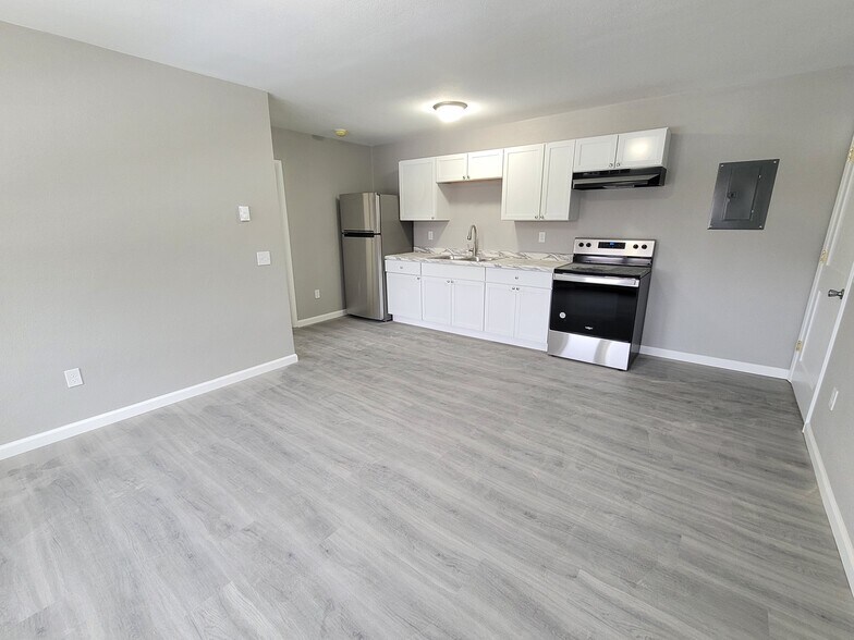 More Photos Of 1351 Iowa Ave SE, Huron Apartments For Sale