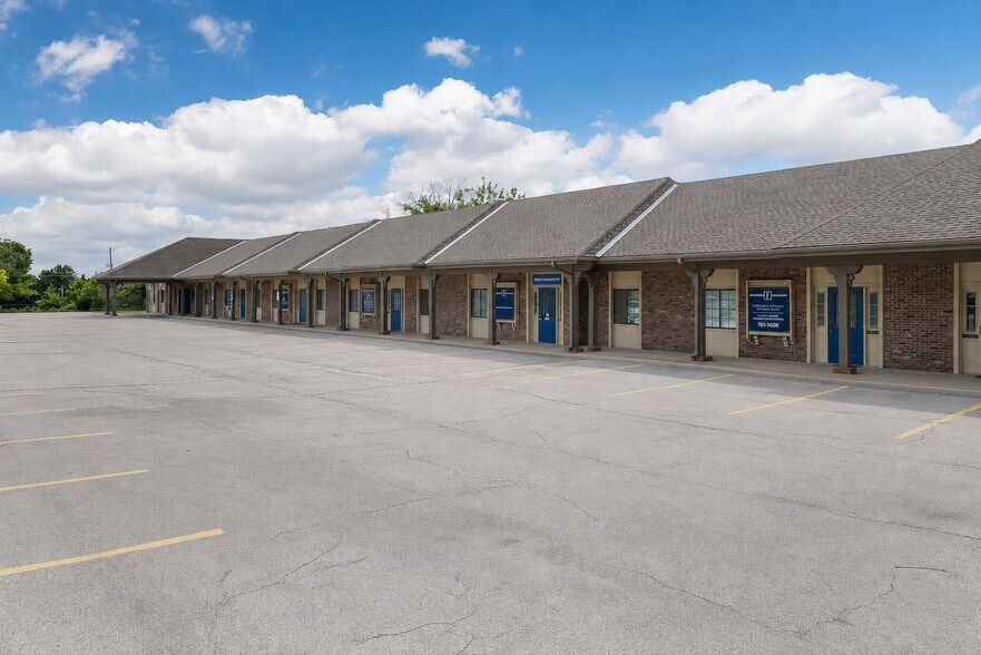More Photos Of 13010 White Ave, Grandview Office For Lease