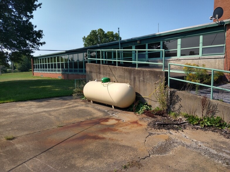 More Photos Of 662 Airport Rd, Punxsutawney Self Storage For Sale