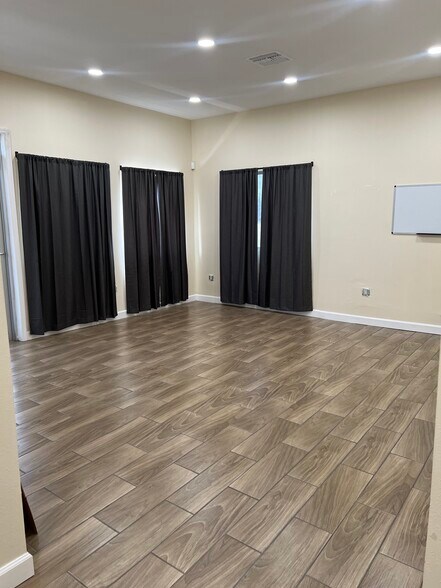 More Photos Of 3003 N Nebraska Ave, Tampa General Retail For Sale