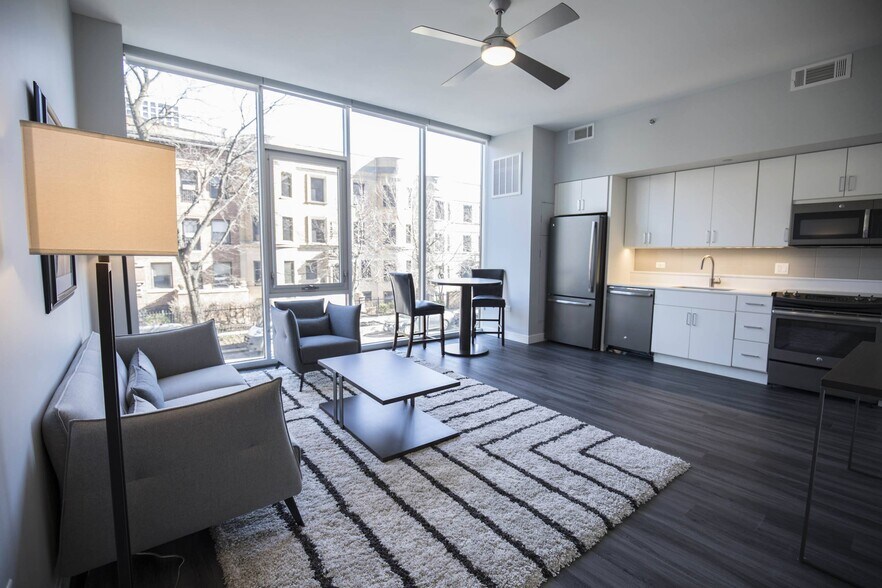 More Photos Of 4334 N Hazel St, Chicago Apartments For Lease