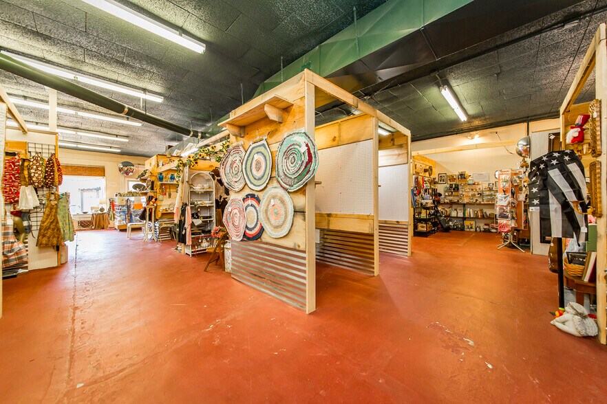 More Photos Of 223 W Main St, Mountain View Storefront For Sale