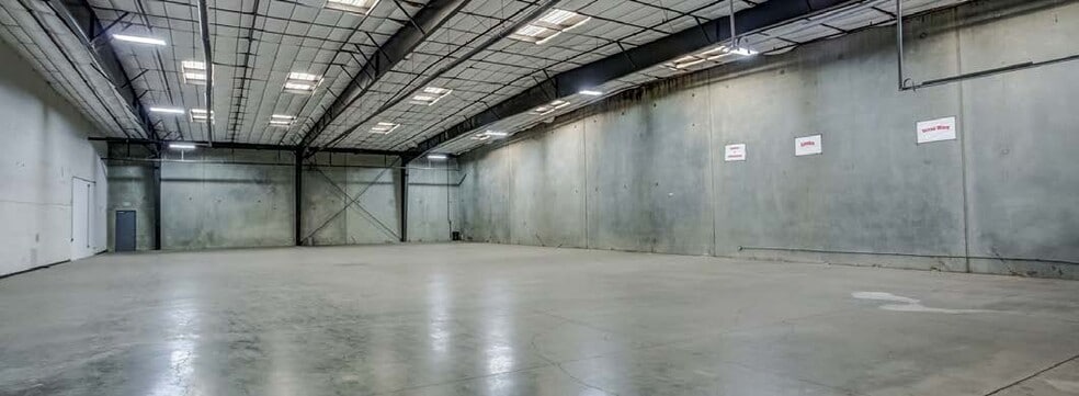 More Photos Of 2675 Vista Pacific Dr, Oceanside Warehouse For Lease