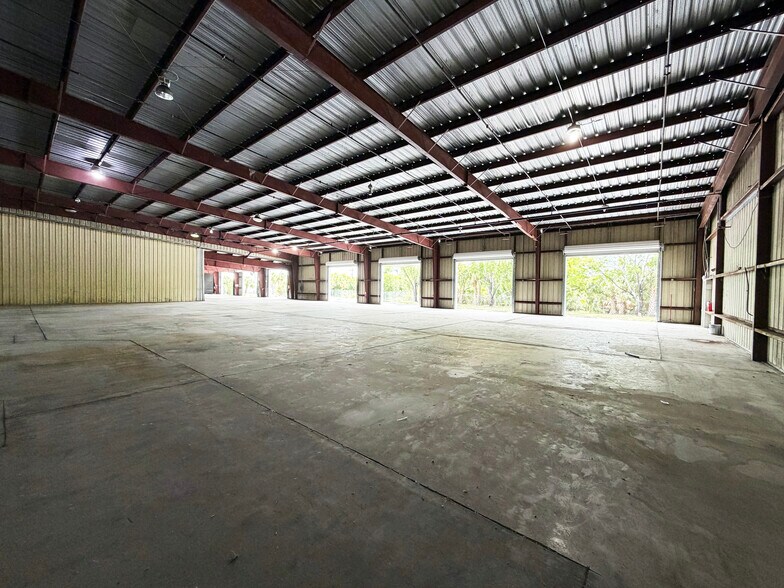 More Photos Of 2666 Prince St, Fort Myers Warehouse For Sale