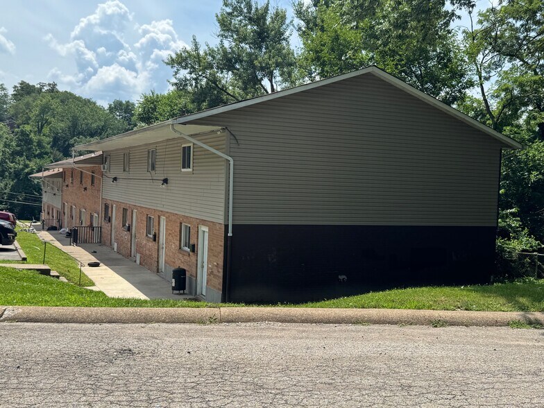 Primary Photo Of 1700 Paul Ct, Pittsburgh Apartments For Sale