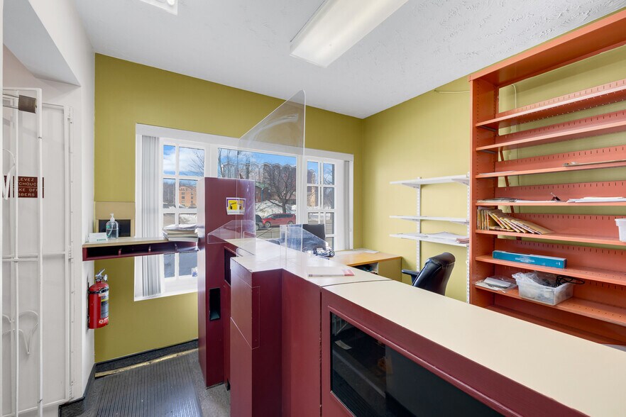 More Photos Of 5870 Rue Sherbrooke E, Montréal Office For Lease