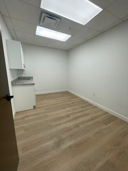 More Photos Of 4900 S University Dr, Davie Unknown For Lease
