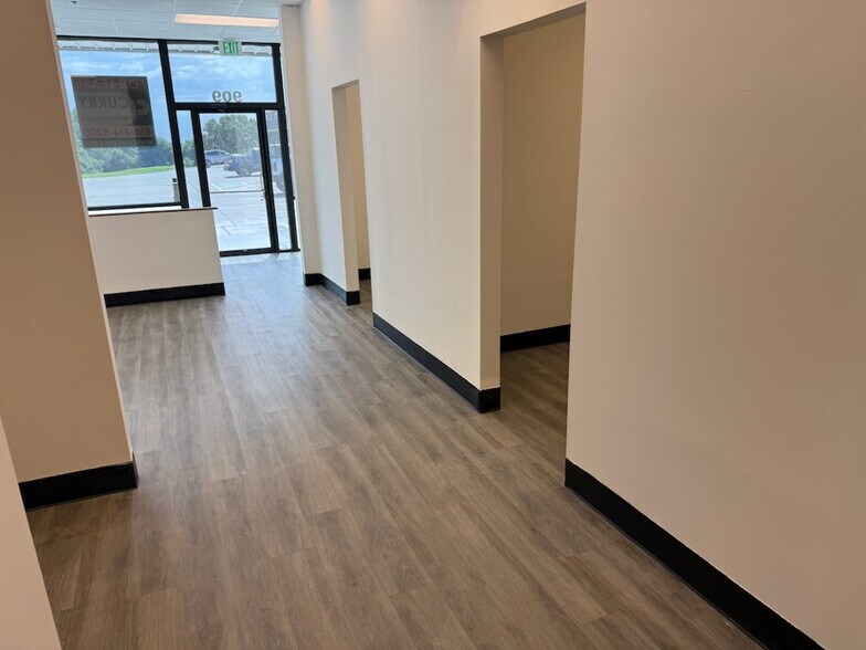 More Photos Of 905-909 State Rte 92, Kearney, MO 64060, USA, Kearney General Retail For Lease
