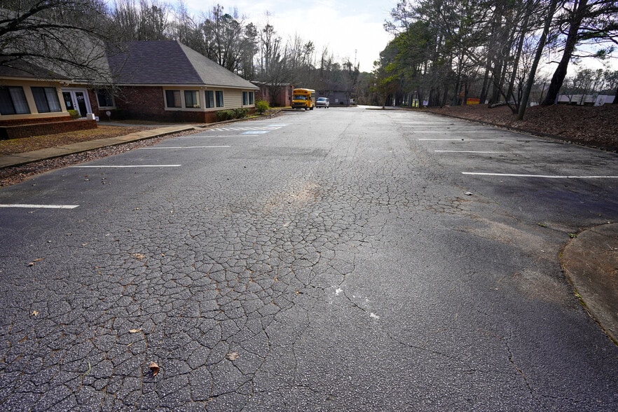 More Photos Of 2950 Stone Hogan Connector Rd SW, Atlanta Medical For Sale