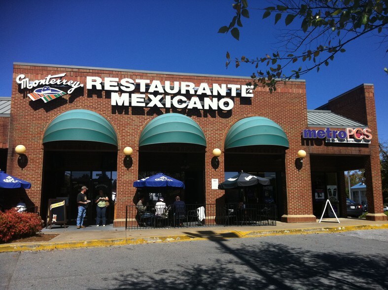 More Photos Of 9425 Highway 92, Woodstock Restaurant For Lease