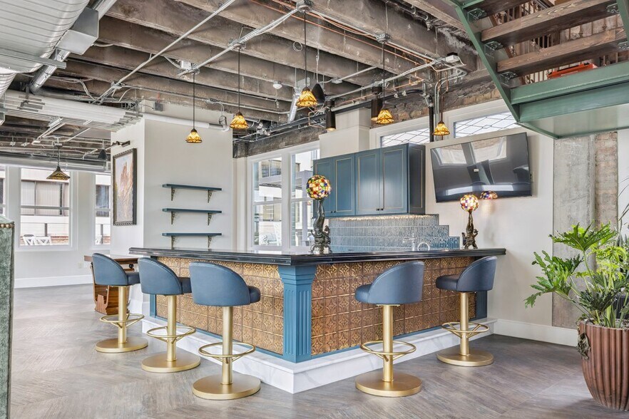 More Photos Of 10 W Broadway, Salt Lake City Office For Lease