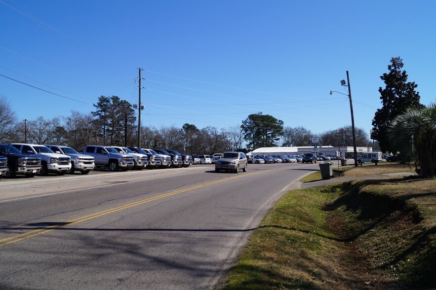 More Photos Of 383 Lee St, Johnston Freestanding For Lease