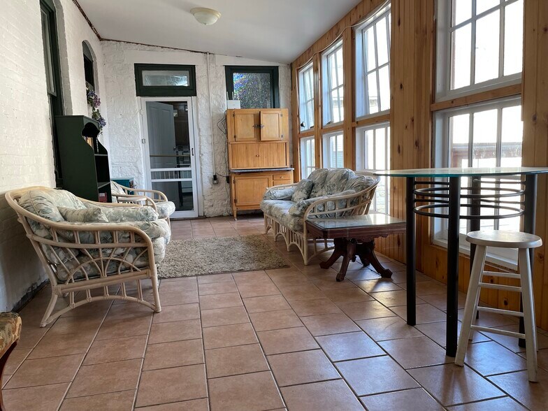 More Photos Of 302-304 S River Park Dr, Guttenberg Apartments For Sale