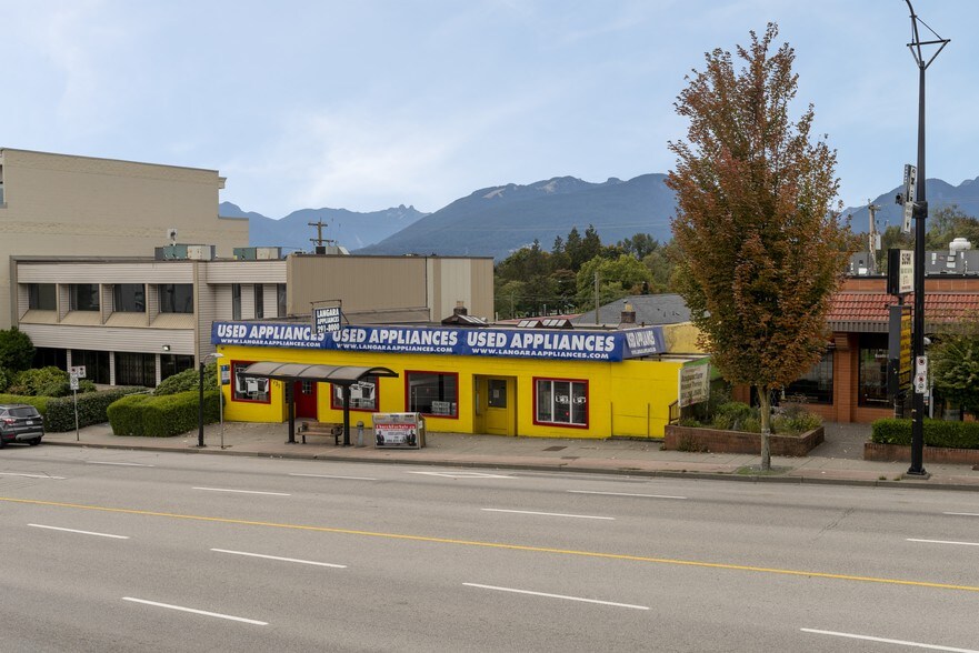 Primary Photo Of 4739-4743 Hastings St, Burnaby General Retail For Lease