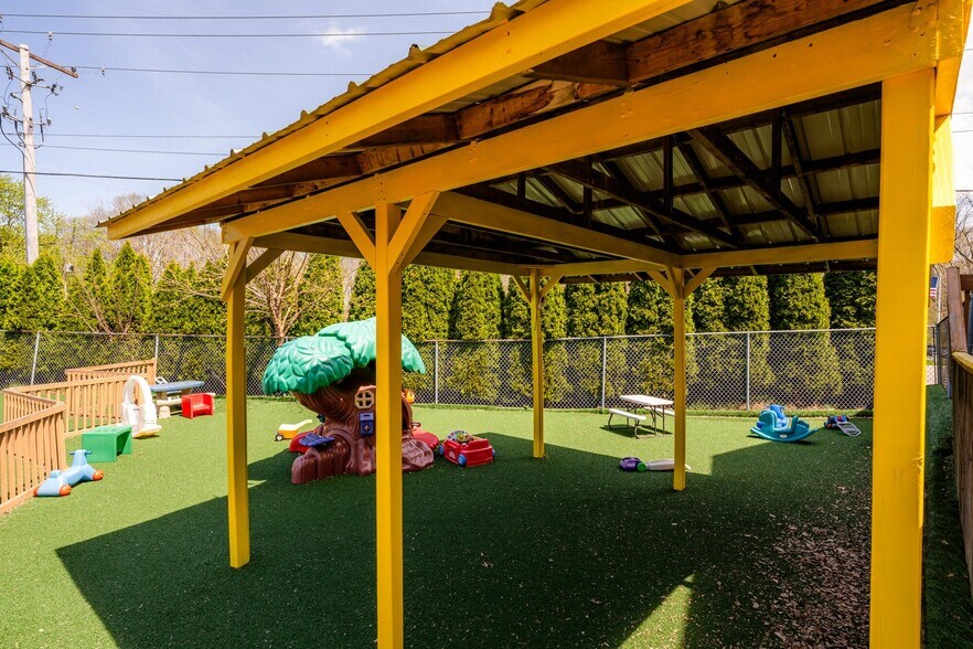 More Photos Of 3419 Hollywood Rd, Saint Joseph Daycare Center For Sale
