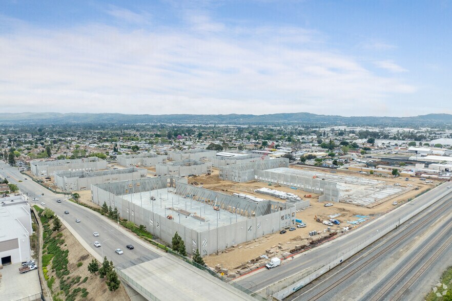 More Photos Of 4486 Mission Blvd, Montclair Warehouse For Sale