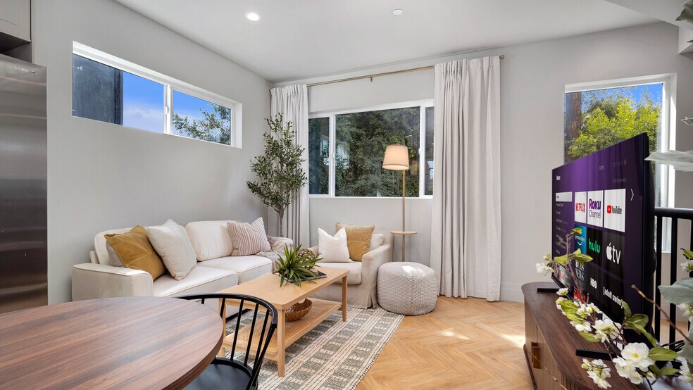 More Photos Of 1351 Seward St, Los Angeles Apartments For Sale