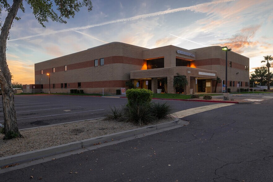 More Photos Of 5891 W Eugie Ave, Glendale Medical For Sale