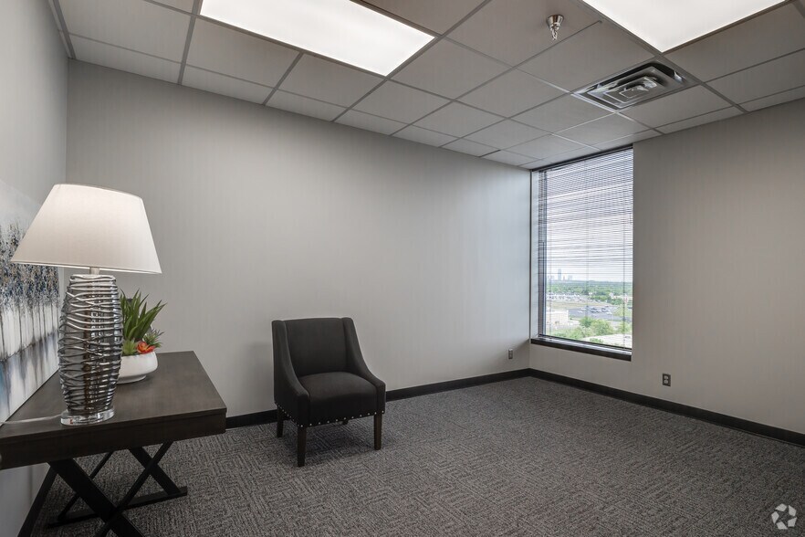 More Photos Of 3030 NW Expressway, Oklahoma City Office Residential For Lease