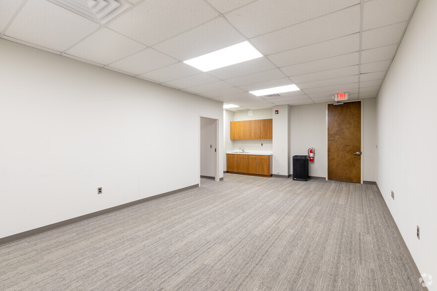 More Photos Of 101 Grovers Mill Rd, Lawrenceville Office For Lease