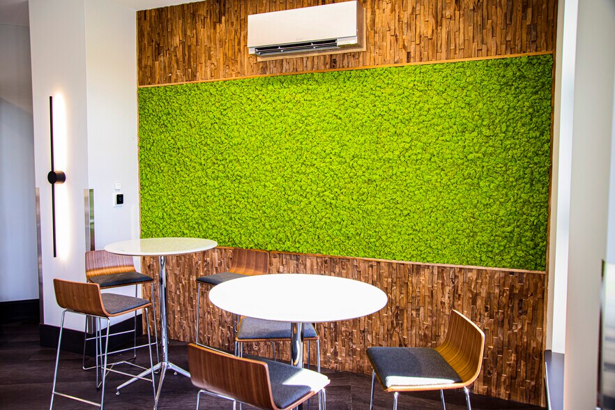 More Photos Of 10255 Commerce Dr, Carmel Coworking Space