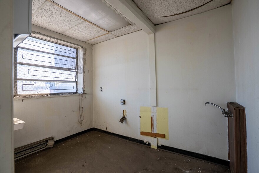 More Photos Of 14-18 N 52nd St, Philadelphia Storefront Retail Office For Sale