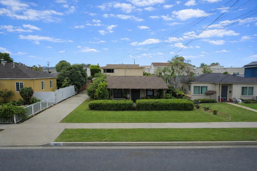 More Photos Of 16813 Halldale Ave, Gardena Multifamily For Sale