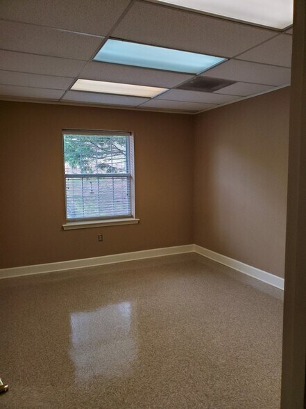 More Photos Of 307 Atlanta Rd, Cumming Office For Lease