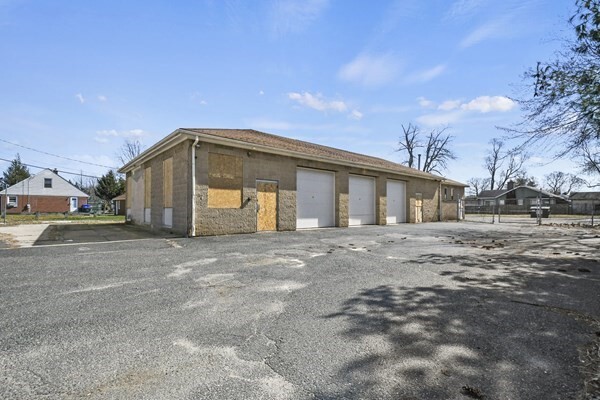 Primary Photo Of 1131 Boston Rd, Springfield Auto Repair For Sale