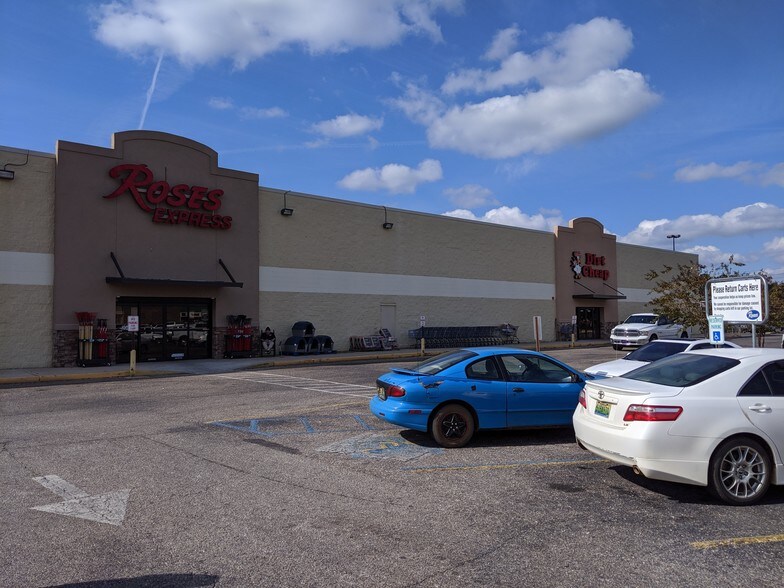 More Photos Of 2041 Douglas Ave, Brewton Supermarket For Lease