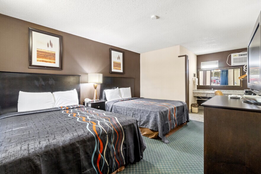 More Photos Of 1243 E Main St, Barstow Hotel For Sale