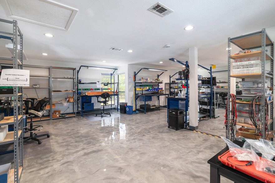 More Photos Of 13231 Rooster Springs Rd, Austin Office Residential For Sale