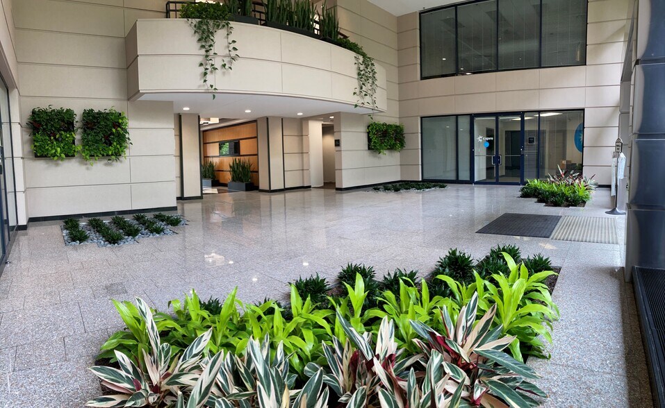 More Photos Of 1500 Perimeter Pky, Huntsville Office For Lease