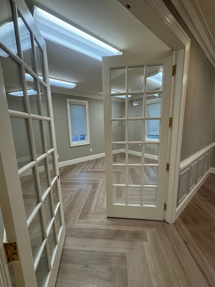 More Photos Of 8402 Six Forks Rd, Raleigh Office For Lease