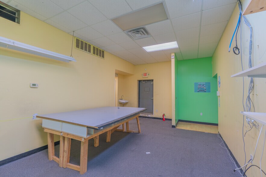 More Photos Of 1717 S Broad St, Philadelphia Storefront For Lease