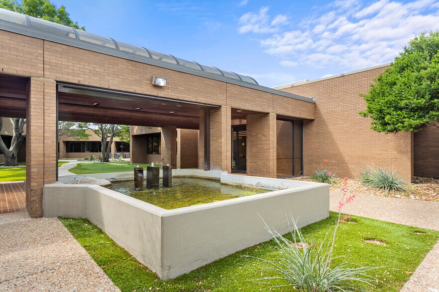 More Photos Of 2100 N Greenville Ave, Richardson Office For Lease