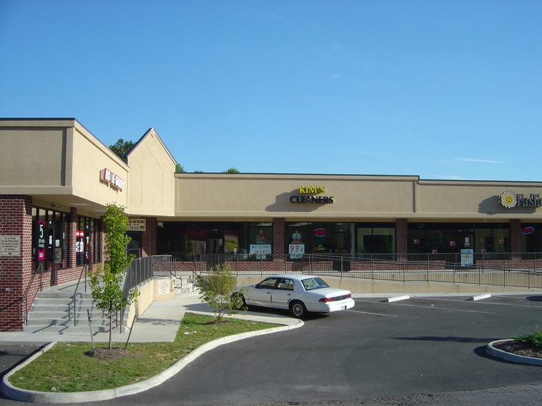 More Photos Of 2155-2177 Bennington St SE, Roanoke Freestanding For Lease