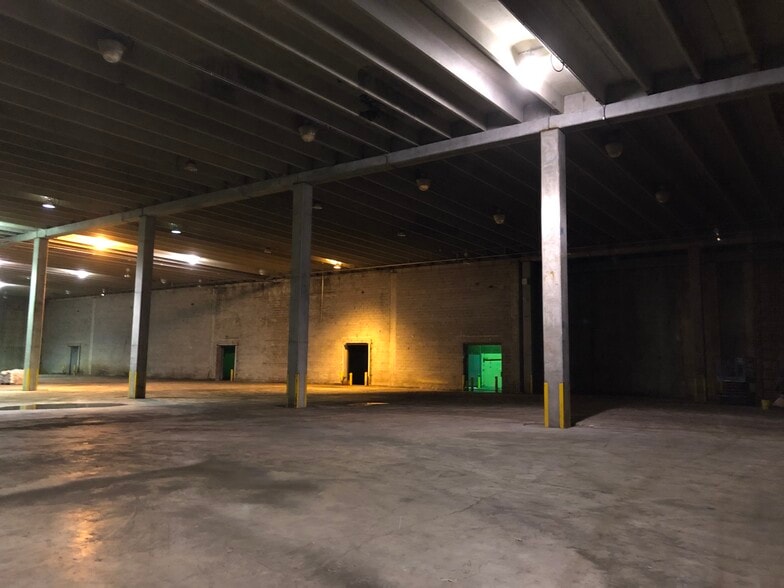 More Photos Of 505 W 2nd St, Tulsa Distribution For Lease