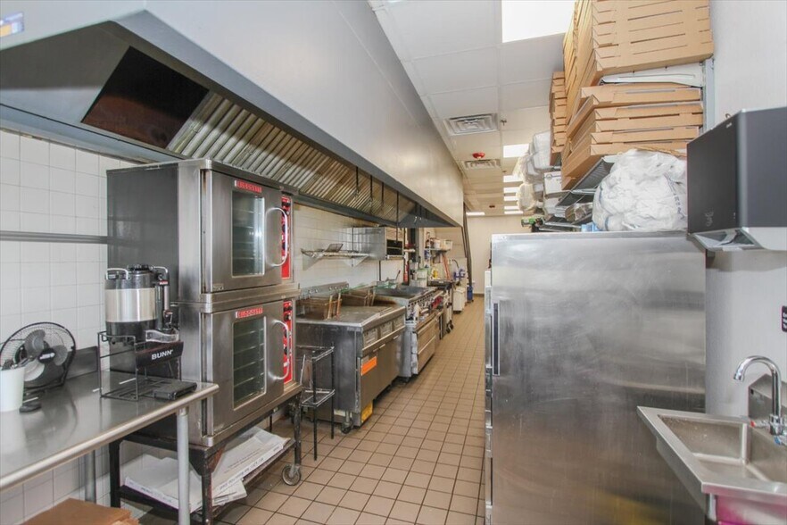 More Photos Of 720 E Rand Rd, Mount Prospect Fast Food For Sale