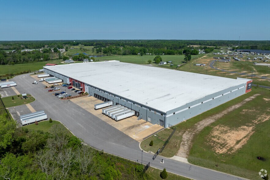 More Photos Of 3100 Beehive Rd, Auburn Distribution For Lease