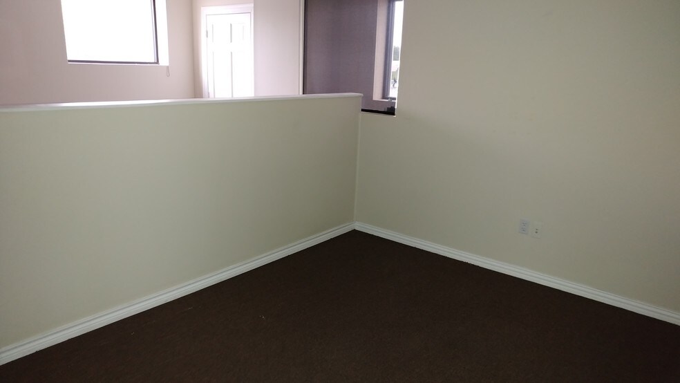 More Photos Of 6713 Broadway, Pearland Freestanding For Lease