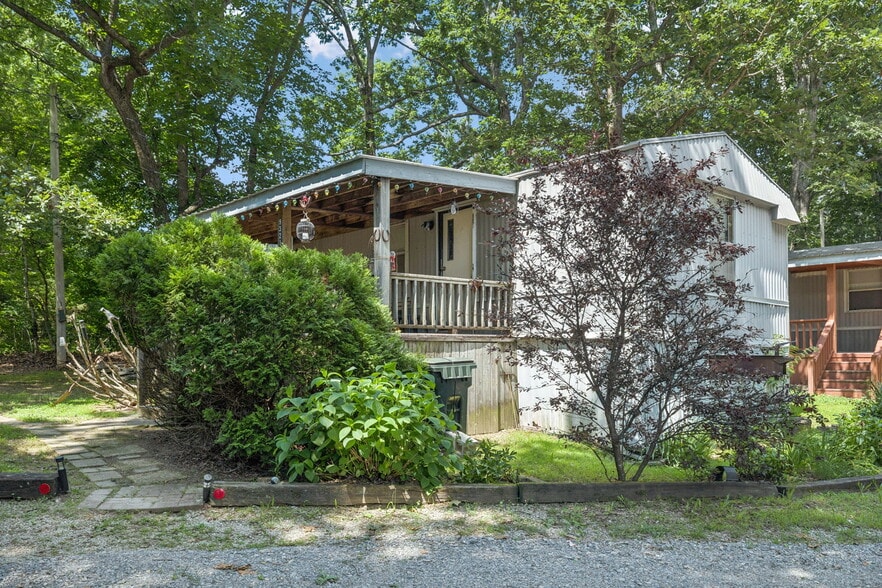 More Photos Of 9314 Beeler Ct, Bon Aqua Manufactured Housing Mobile Home Park For Sale
