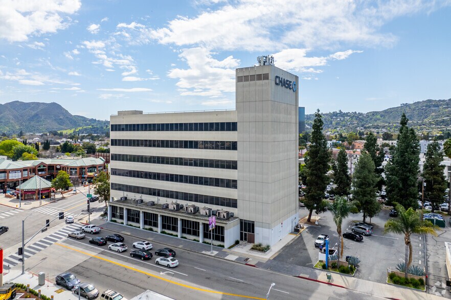 More Photos Of 4455 Lankershim Blvd, North Hollywood Office For Lease