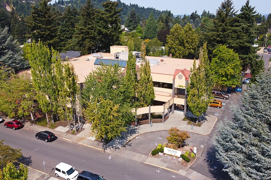 More Photos Of 10373 NE Hancock St, Portland Medical For Sale