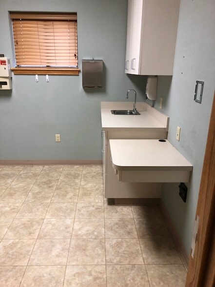 More Photos Of 2450 Emerald Pl, Greenville Medical For Lease