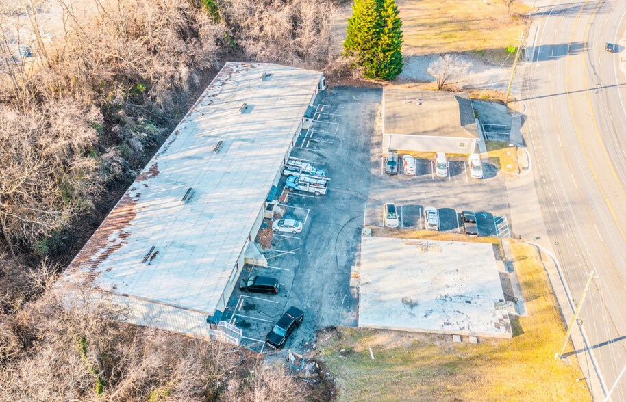 More Photos Of 3783-3785 Peters Creek Rd, Roanoke Office For Sale