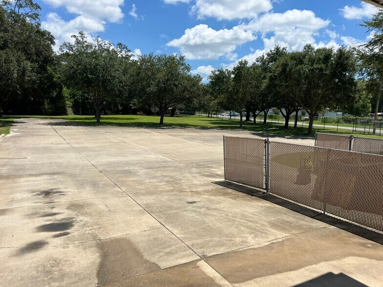 More Photos Of 2400 W Herman St, Pensacola Warehouse For Sale