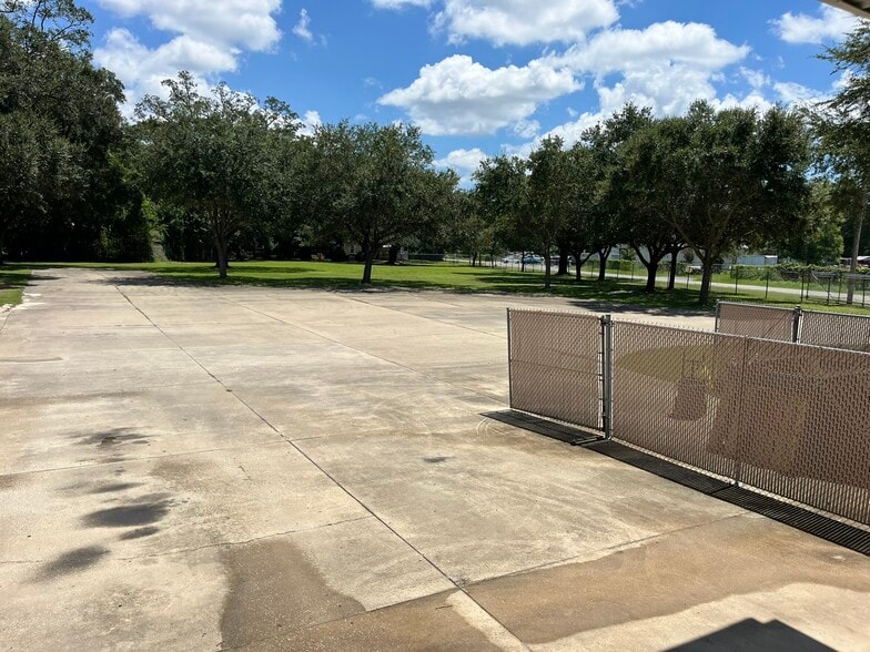 More Photos Of 2400 W Herman St, Pensacola Warehouse For Sale