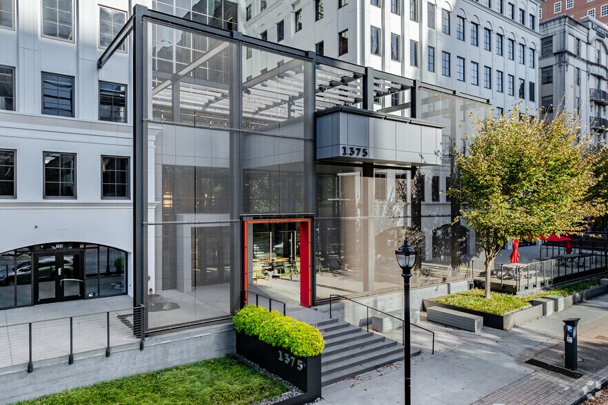 More Photos Of 1375 Peachtree St NE, Atlanta Office For Lease