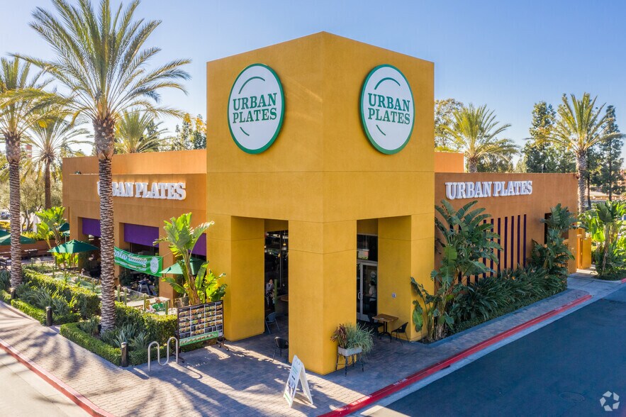 More Photos Of 2915-3011 El Camino Real, Tustin Unknown For Lease